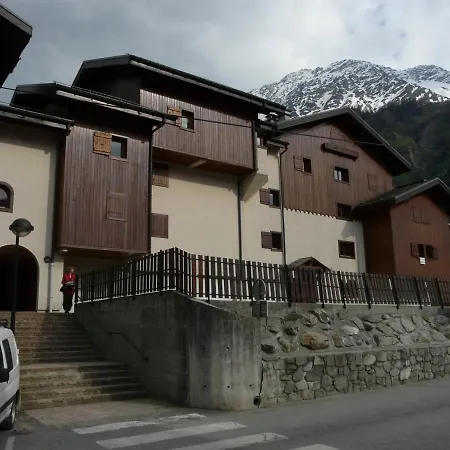 Apartment Le Rustica, 3 Rooms, 3 Stars, 6 People *